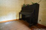 abandoned-hotel-piano